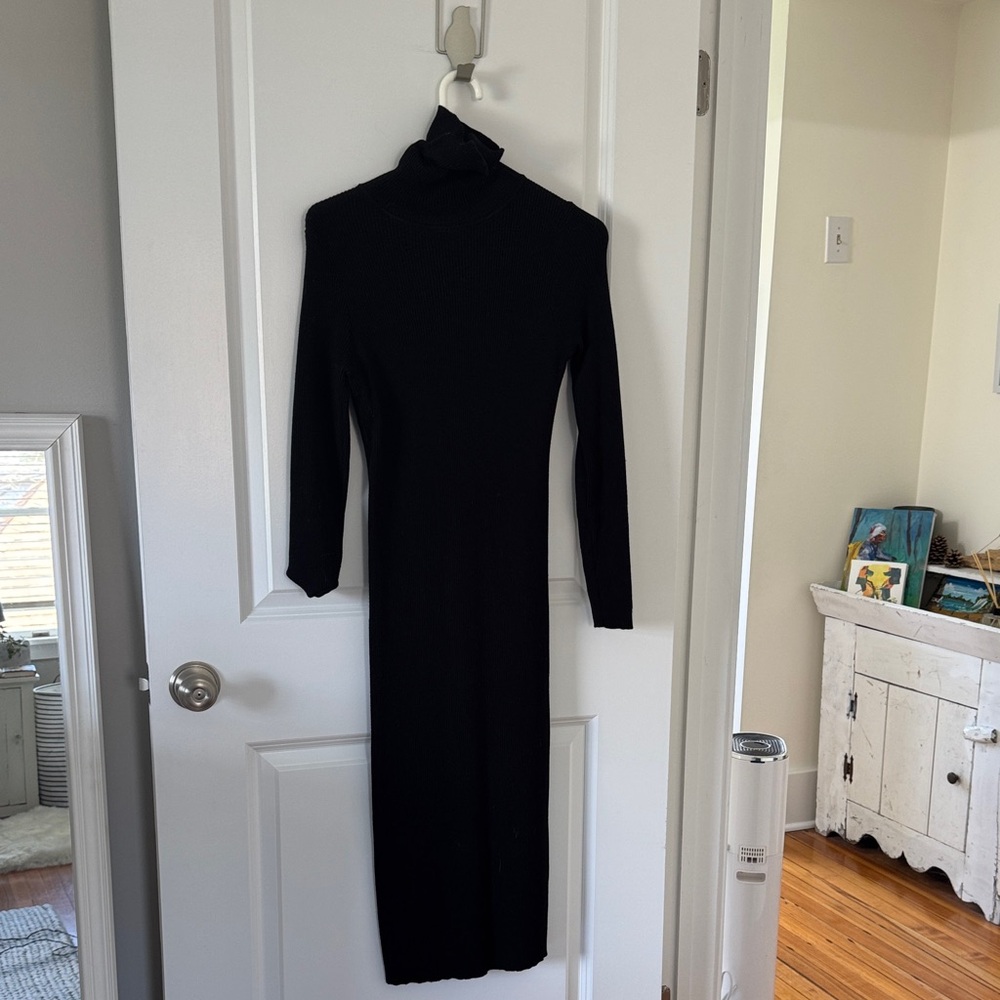 Classic Black Turtleneck Midi Dress - Sleek Long-Sleeve Fit